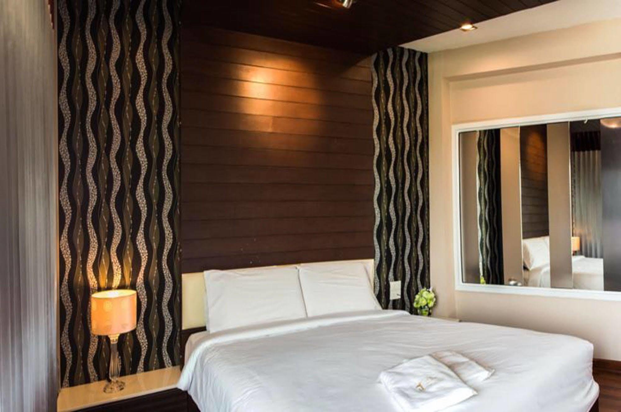 The Ring Hotel Hat Yai Extérieur photo