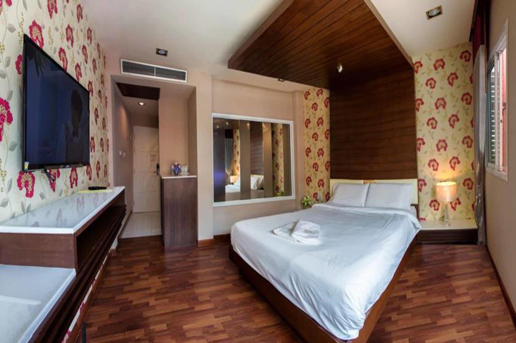 The Ring Hotel Hat Yai Extérieur photo