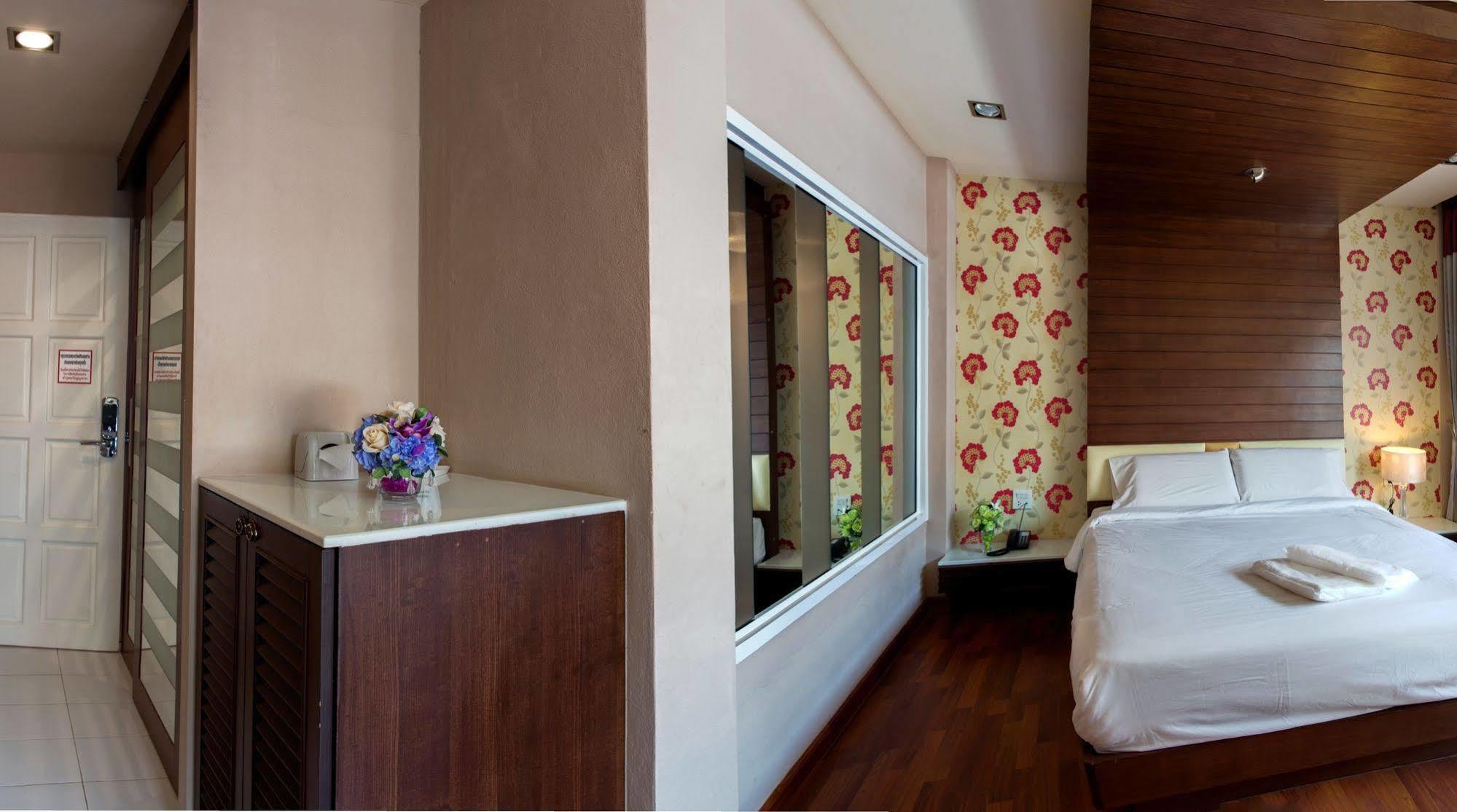 The Ring Hotel Hat Yai Extérieur photo