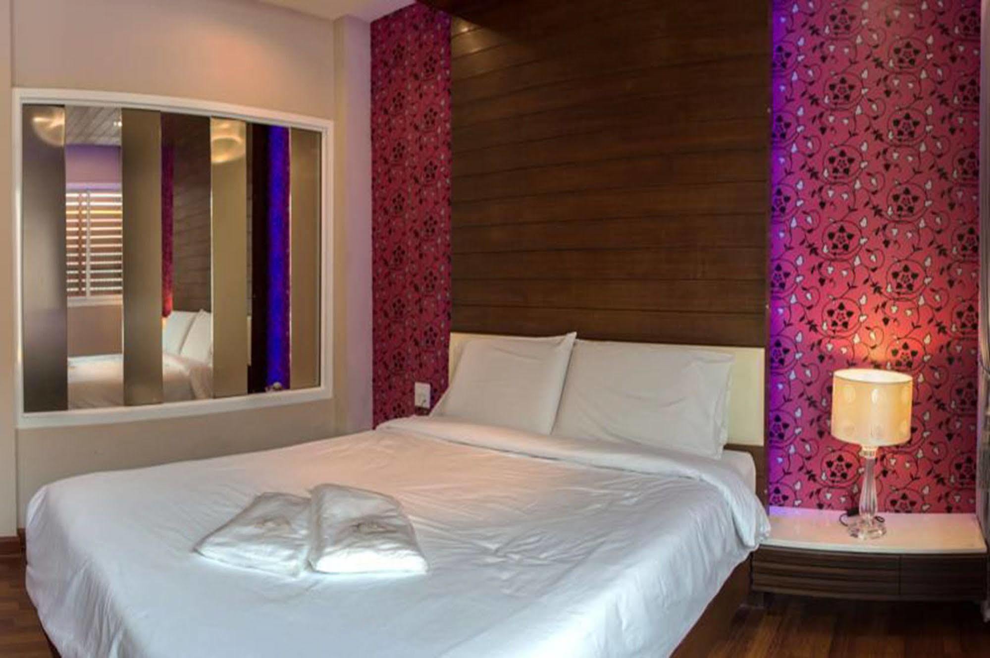 The Ring Hotel Hat Yai Extérieur photo