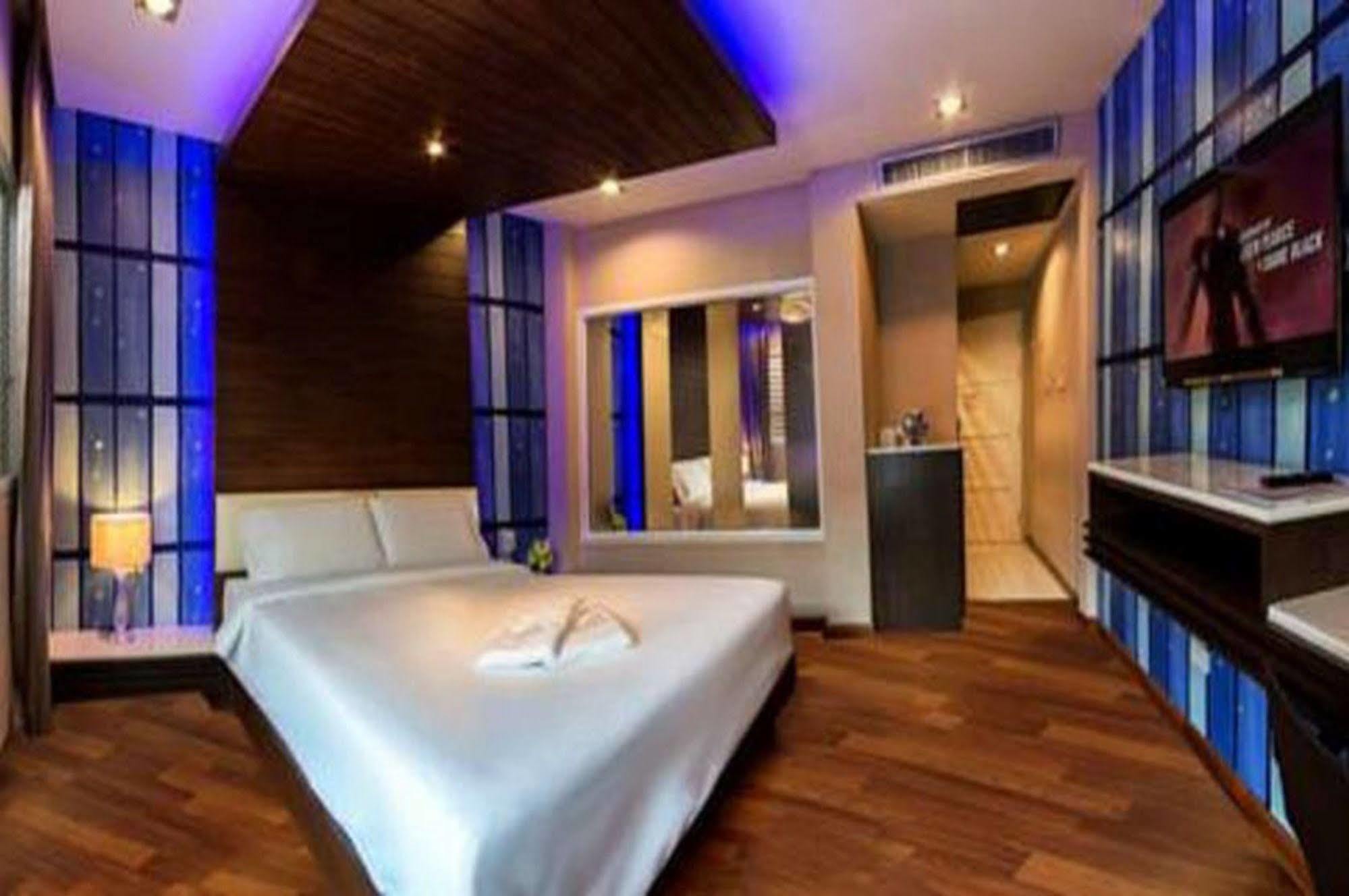 The Ring Hotel Hat Yai Extérieur photo