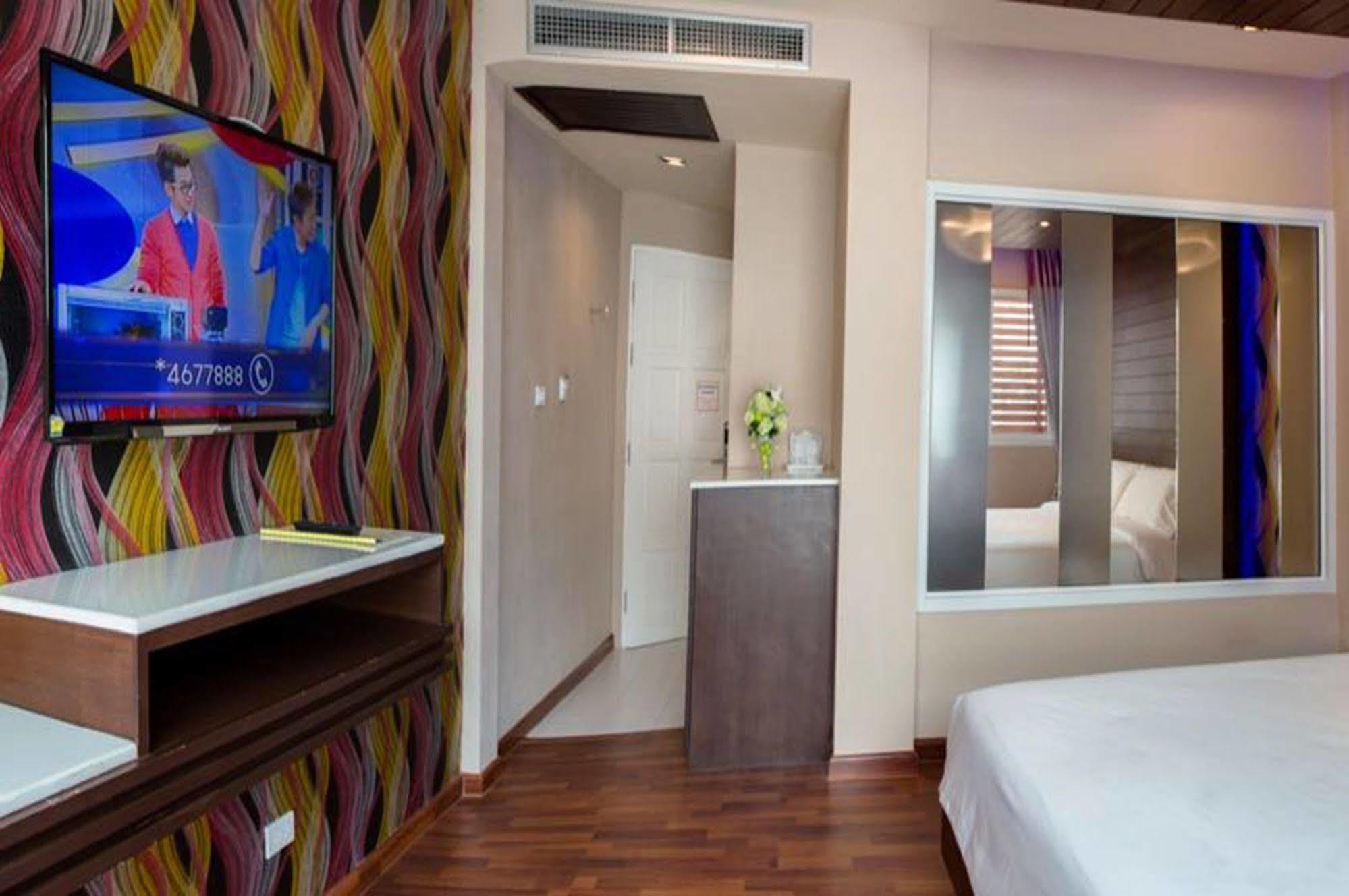 The Ring Hotel Hat Yai Extérieur photo